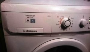 Как-пользоваться-стиральной-машиной-Electrolux-300x174.jpg